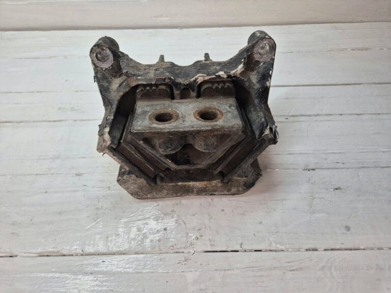 MAN TGX ENGINE MOUNTING