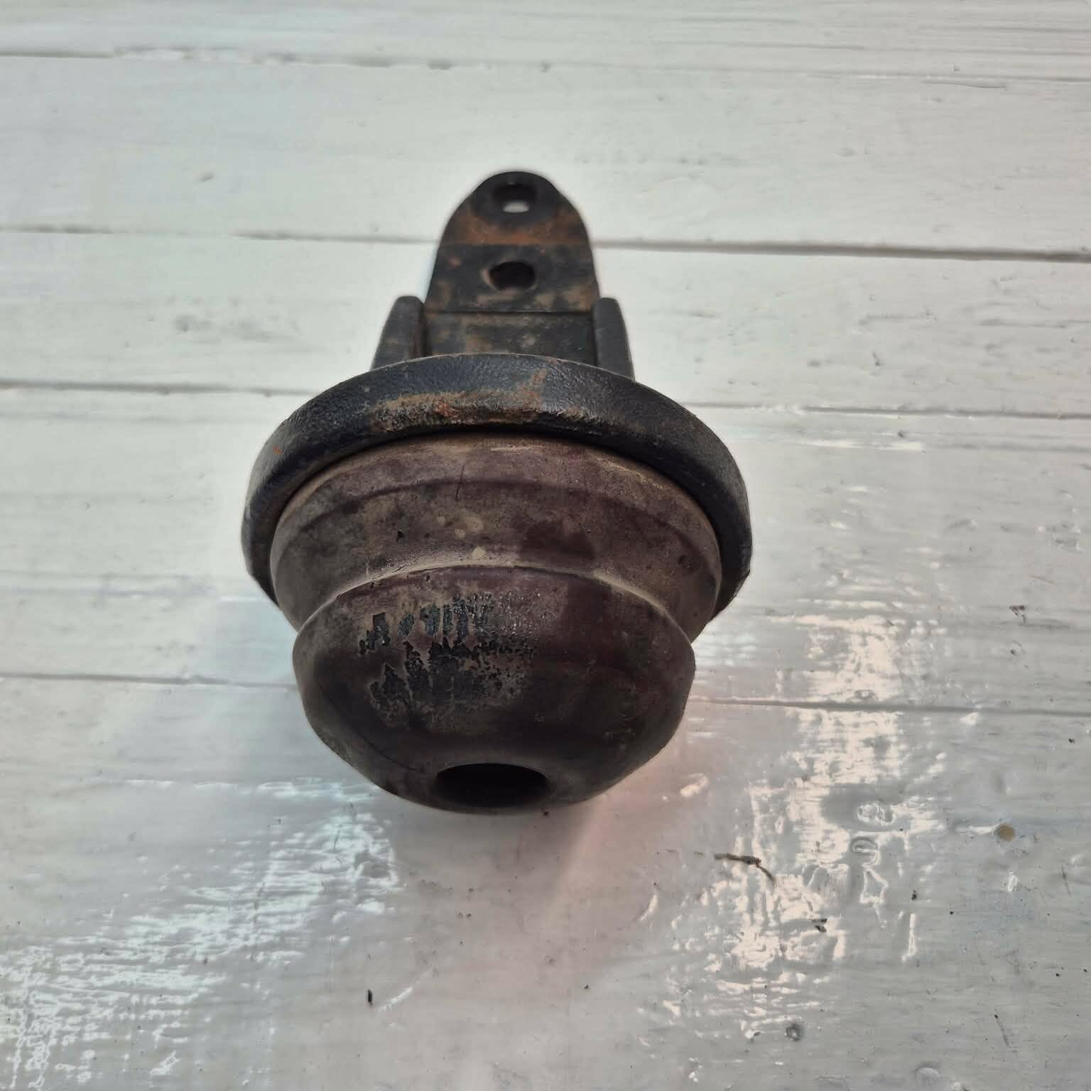 man tgx rubber stop bracket with holder